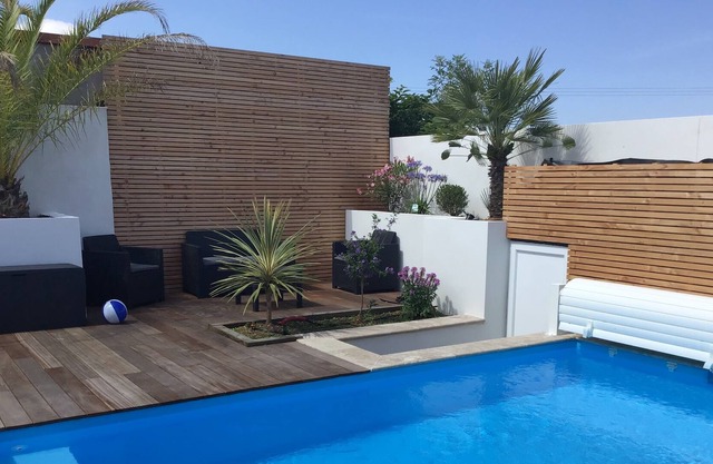 Villa with swimming pool, near La Rochelle