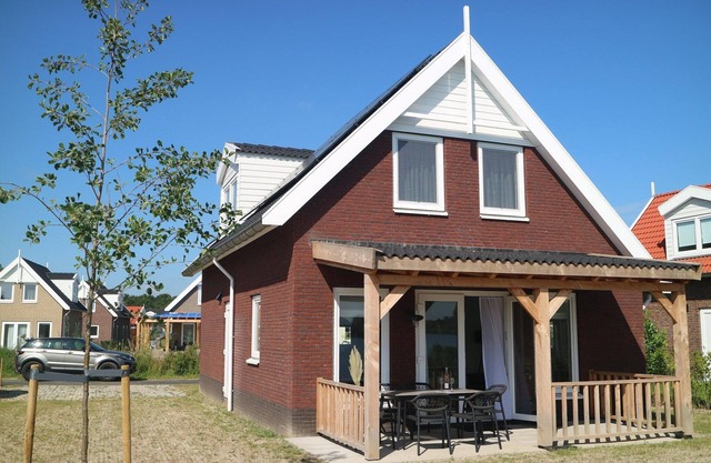 Villa with swimming and fishing pier