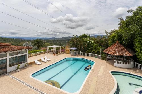 Villa with Swimming Pool, Jacuzzi and Sauna