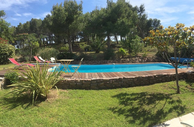 Villa with swimming pool 5000m2 in a quiet location, not overlooked. Located in Montouliers