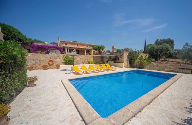 Villa with swimming pool, barbecue, beautiful views and total privacy in Felanitx