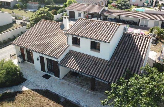 Villa with swimming pool 10 'from Carcassonne
