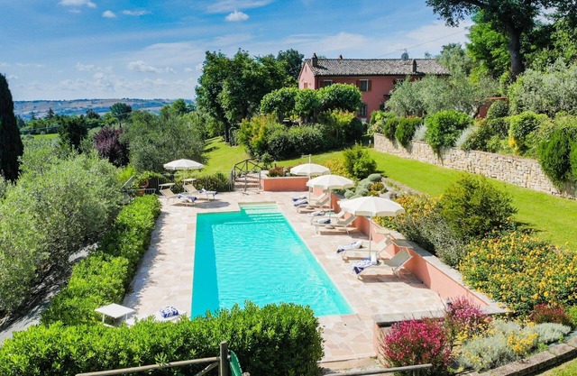 Villa with swimming pool in Mondavio, 20 km away from the Adriatic Sea