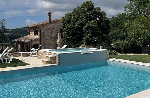 Villa with swimming pool close to Todi surrounded by olive trees - Tiglio