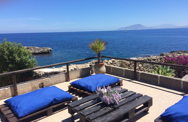 Villa with terrace on the coves of Scalo Cavallo