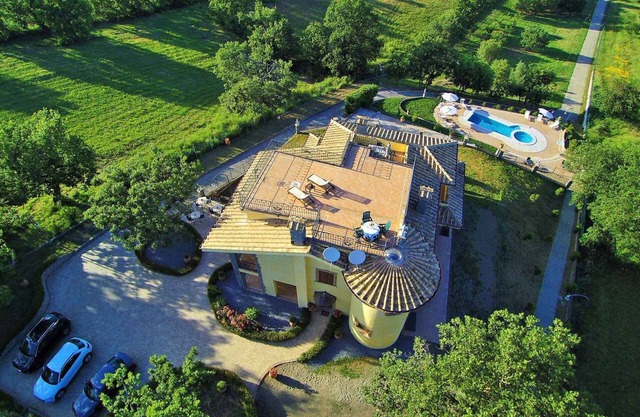 Villa with whirlpool and outdoor pool