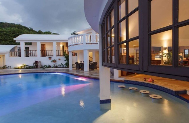Villa Xanadu with stunning views of Rodney Bay, Pigeon Island and Martinique