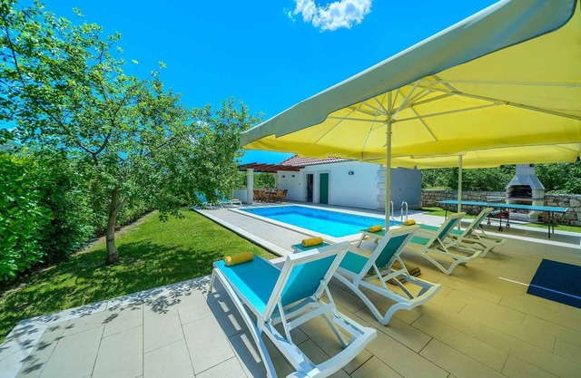 Villa Župa in Dalmatian Hinterland with private pool near Biokovo