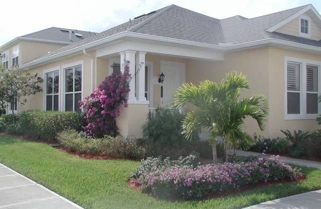 VillaB - Corner Villa at Golf Community