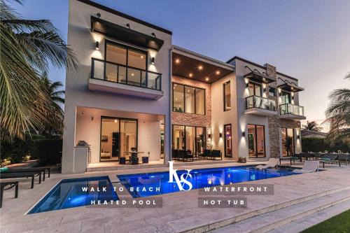 Villabella Luxe 100ft Waterfront Villa With 6bedrooms65bathrooms 5 Minute To Beach Chefaposs Kitchen Heated Poolhot Tub Outdoor Bbq Kitchen Sonos