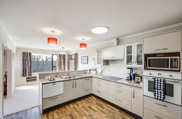 Village Close - Havelock North