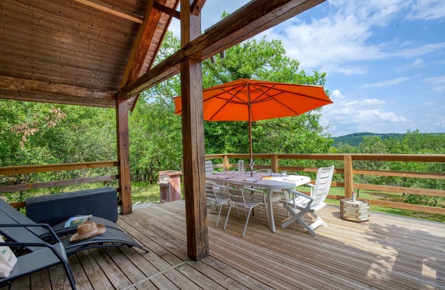 Village de gîtes La Truffière: Chalet 6 pers with heated swimming pool - Dordogne