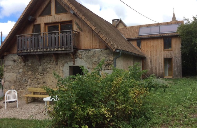 Village house at the foot of the Obiou massif (Trieves) with garden, sleeps 6