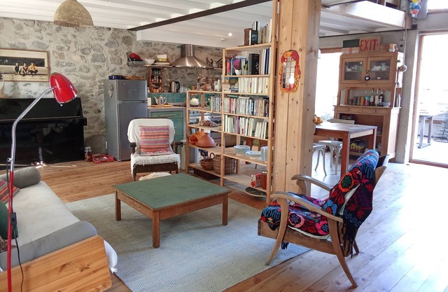 Village house 1 km from the lake, 100 m from the shuttle to Les Orres.