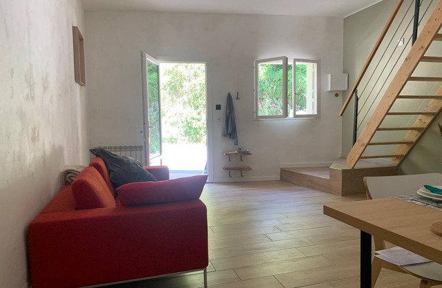 Village house at the foot of the Dentelles de Montmirail