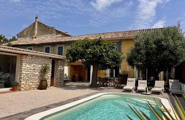 village house with garden and private pool, air conditioning