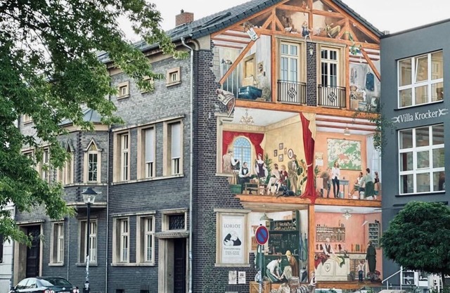 VillaKrocker - Elbe cycle path meets wall artwork
