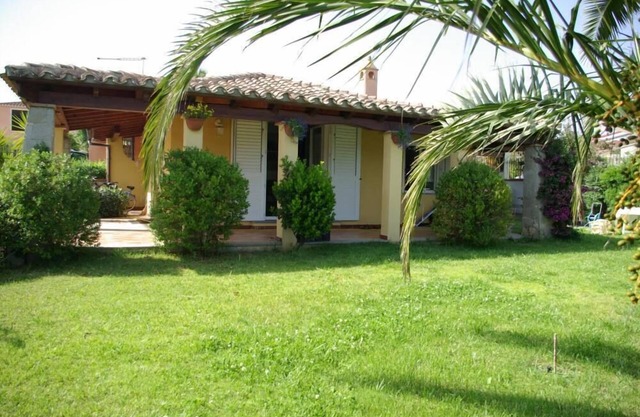 VILLAMAR with garden facing the sea !