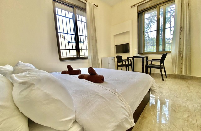 VillaMira GuestHouse: Living in the Heart of the City Apt. 3/Rainbow St.