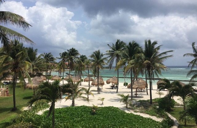 Villas Del Mar C 205, best location, sandy beach promenade, 2 BR luxury apartment