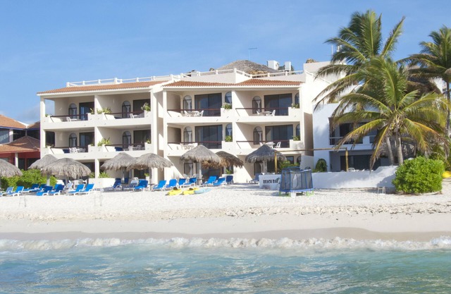 Villas DeRosa-One bedroom beach front condo on the beach of Aventuras Akumal