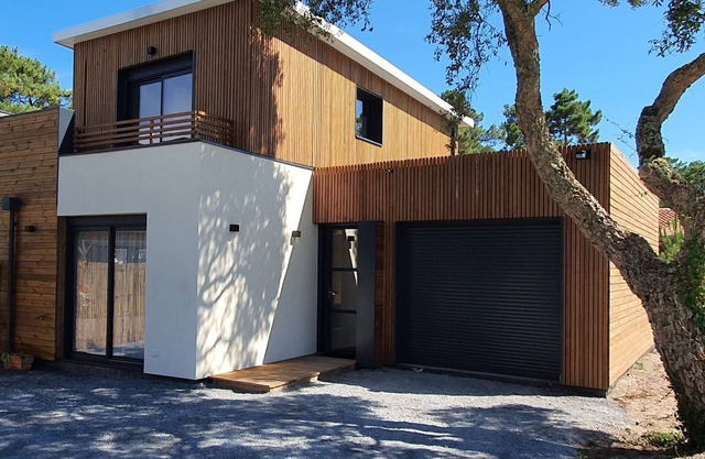 Villas Wood contis 3 bedrooms 900m from the ocean