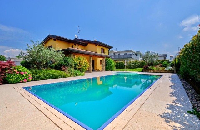 VillasGarda - Villa Leone Salionze