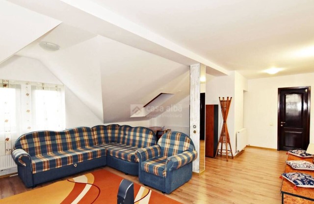 Villaweb Penthouse 2rooms,5min drive city &Airport