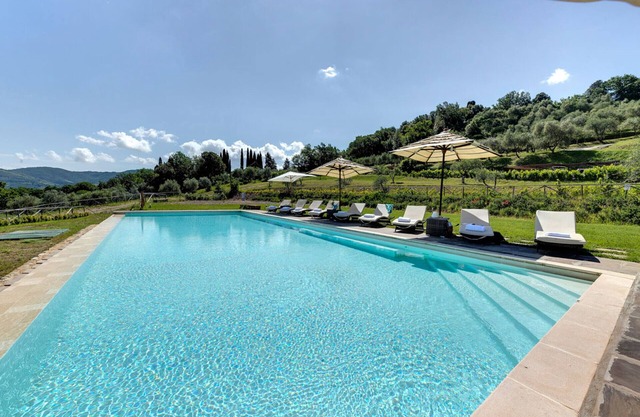 Ville Il Paradiso with Private Pools, Garden, Terraces, Ideal for Weddings