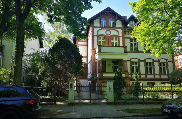 Villenrefugium mit Gartenterrasse