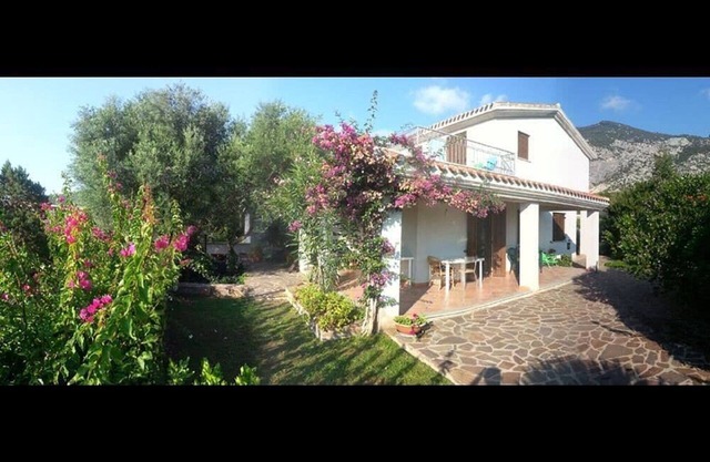 Villetta Vicino al Mare con Giardino - Intera Struttura IUN Q3563 e Q3564