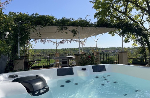 Villino Ca' Bianca in the land of wine, truffles and dining, disabled facilities