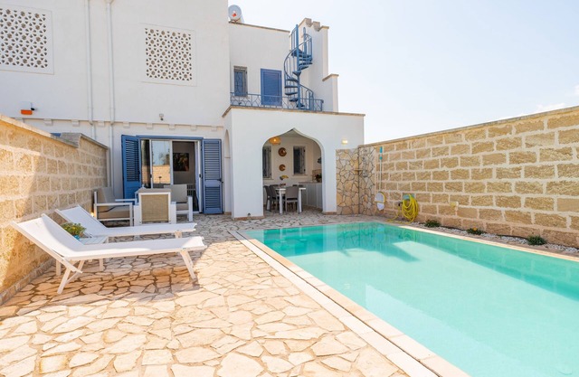 VILLINO LORENZO for Rent 3 min from Porto Cesareo with Pool