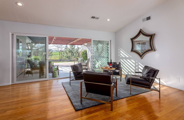 Vine View Terrace, beautiful wine country home