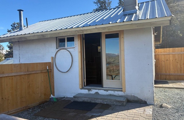 Vineyard Bunkhouse studio near Chelan