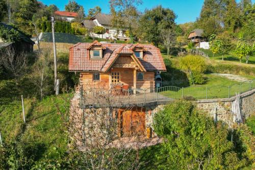 Vineyard Chalet Hansel and Gretel - Happy Rentals