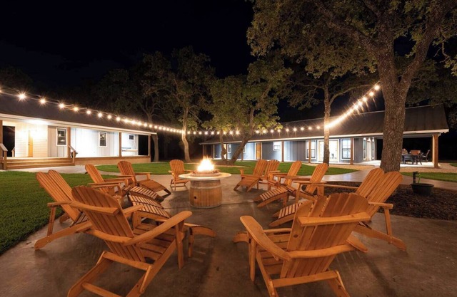 Vineyard Cottage #6 with Complimentary Breakfast