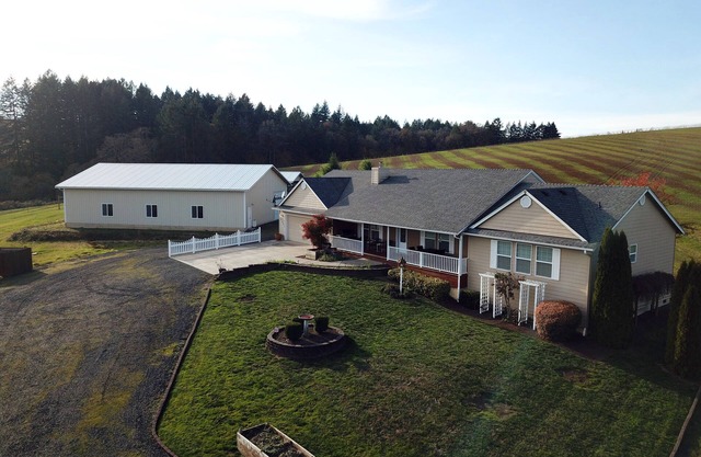 Vineyard Dreams: Executive Stay Rental in the center of Oregon Wine County