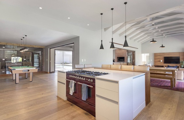 Vineyard Manor @ 13 Vines
