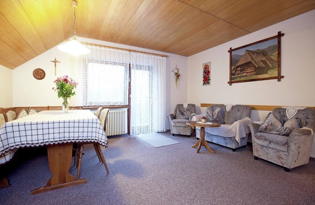 Vineyard-View Apartment
