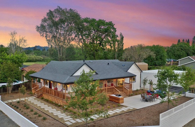 Vineyard Vue | Complimentary wine tasting at Croix Estate included!