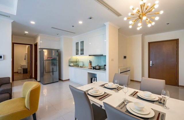 Vinhomes Central Park 2BR with Entire HCM View
