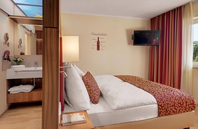 Vinotel Double Room - Pfalzhotel Asselheim