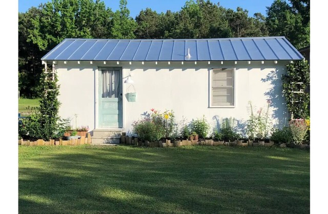 Vintage Beach Cottage (Outer Banks, NC)