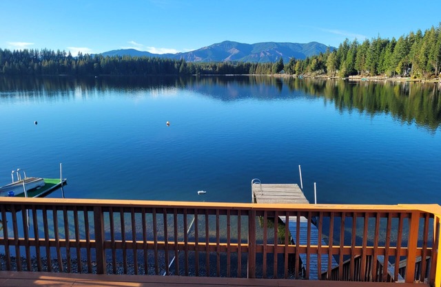 Vintage Cabin on Lake Nahwatzel! Private dock and gorgeous views!