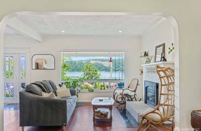 Vintage Charmer with Spectacular Views of Hood Canal and the Olympics