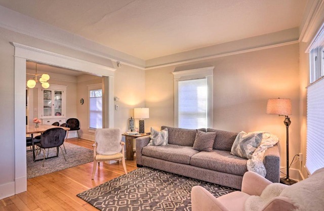Vintage-Chic Home with Patio - Walk to Hyde Park!