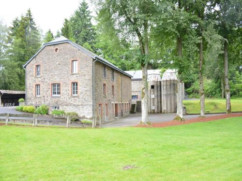 Vintage Farmhouse Gouvy Garden Roofed Terrace Bbq 