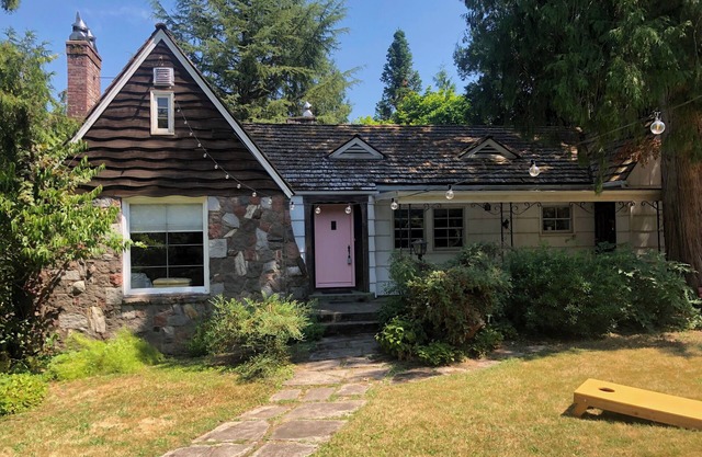 Vintage in-city retreat