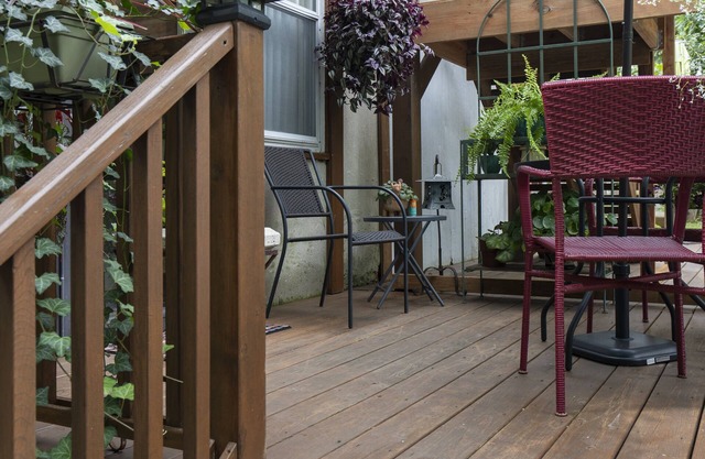 VINTAGE-INSPIRED, 2-BEDROOM SUITE IN EAST CAMPUS NEIGHBORHOOD